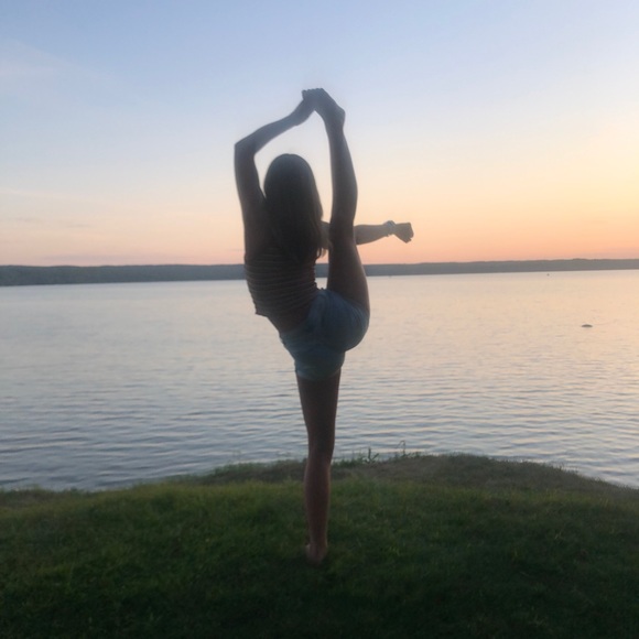 Meet your Posher, Lindy - Picture 1 of 1